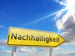 Wegweiser in Richtung Nachhaltigkeit, © Fotolia