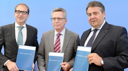 Bundeswirtschaftsminister Sigmar Gabriel, Bundesinnenminister Dr. Thomas de...