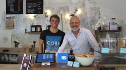 Gründer Christopher Fuchs mit dem Geschäftsführer der Kaffee Bar Balthasar....