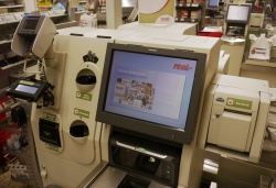 Die Toshiba Self-Checkout-Systeme bei real,- ermöglichen den Kunden dieselben...